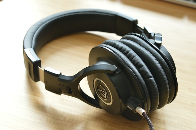 Types of Headphones  - Which One Should You Get