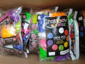 Mom Knows Best: Rainbow Bandz Loom Refill Pack Review