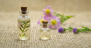 4 Ways That You Can Use Essential Oils to Live A Healthier Life 100%
