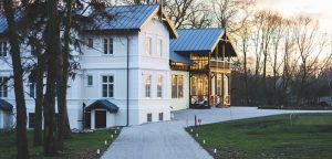 Advantages of Choosing a Metal Roof