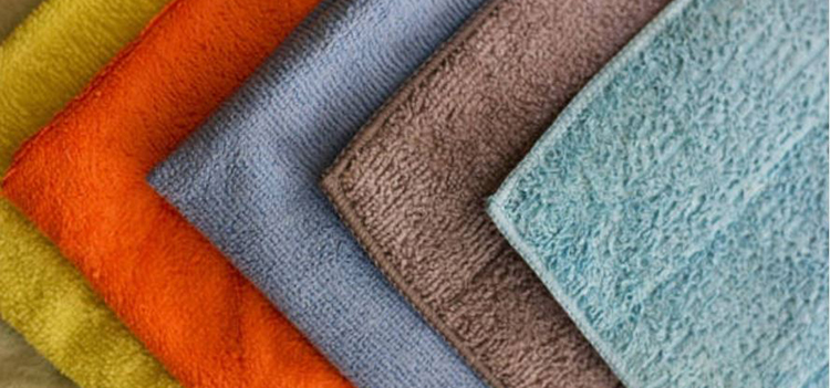 How to Use a Microfiber Cloth Correctly