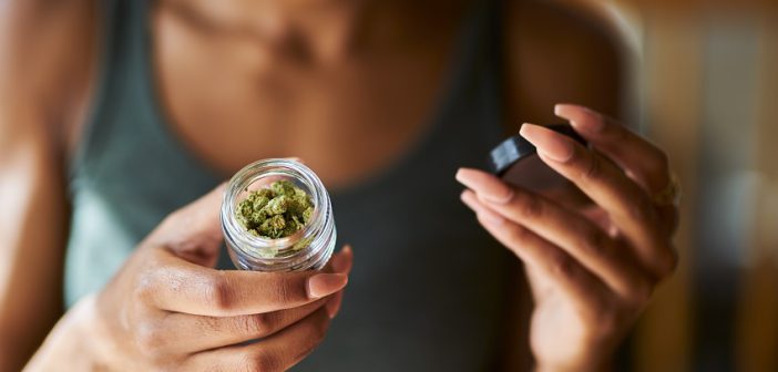 What Should Moms Consider When Choosing a Cannabis Consumption Device?