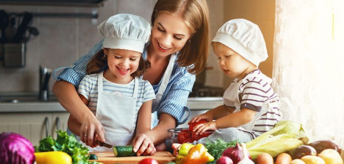 How Sushi Shops Keep Freshness at Peak Times